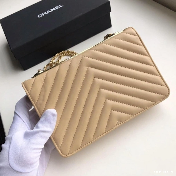 First Bag Ru CHAIN WALLET CHANEL 0820